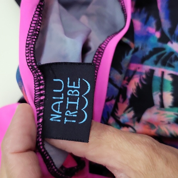 Nalu Tribe Rash Guard/Coverup - Picture 2 of 4